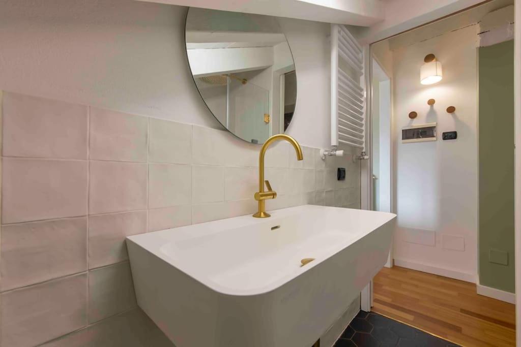 Apartmán La Tana Del Bianconiglio - Rabbit Hole Milán Exteriér fotografie